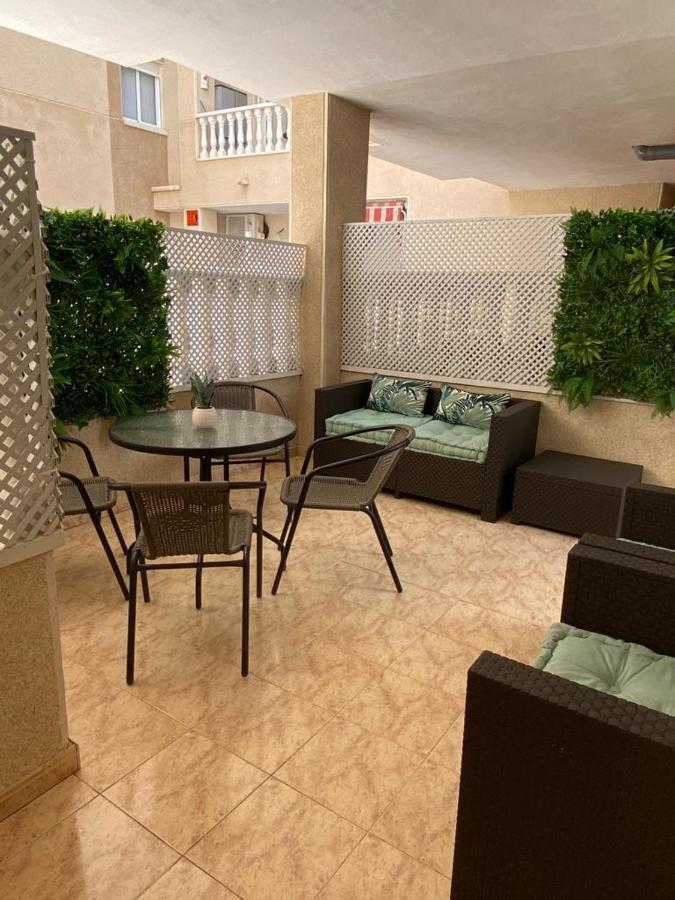 Комфортабельные Апартаменты С Большой Террасой Torrevieja Zewnętrze zdjęcie